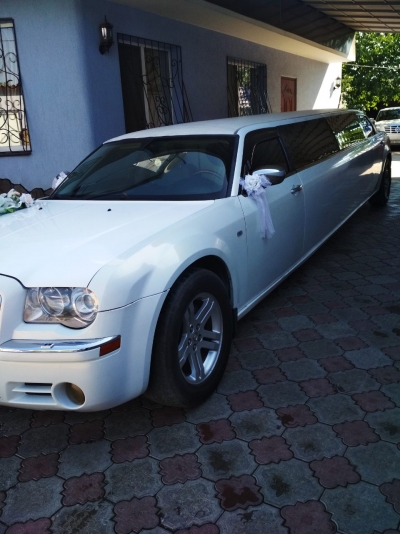 Chrysler 300c белый 2012