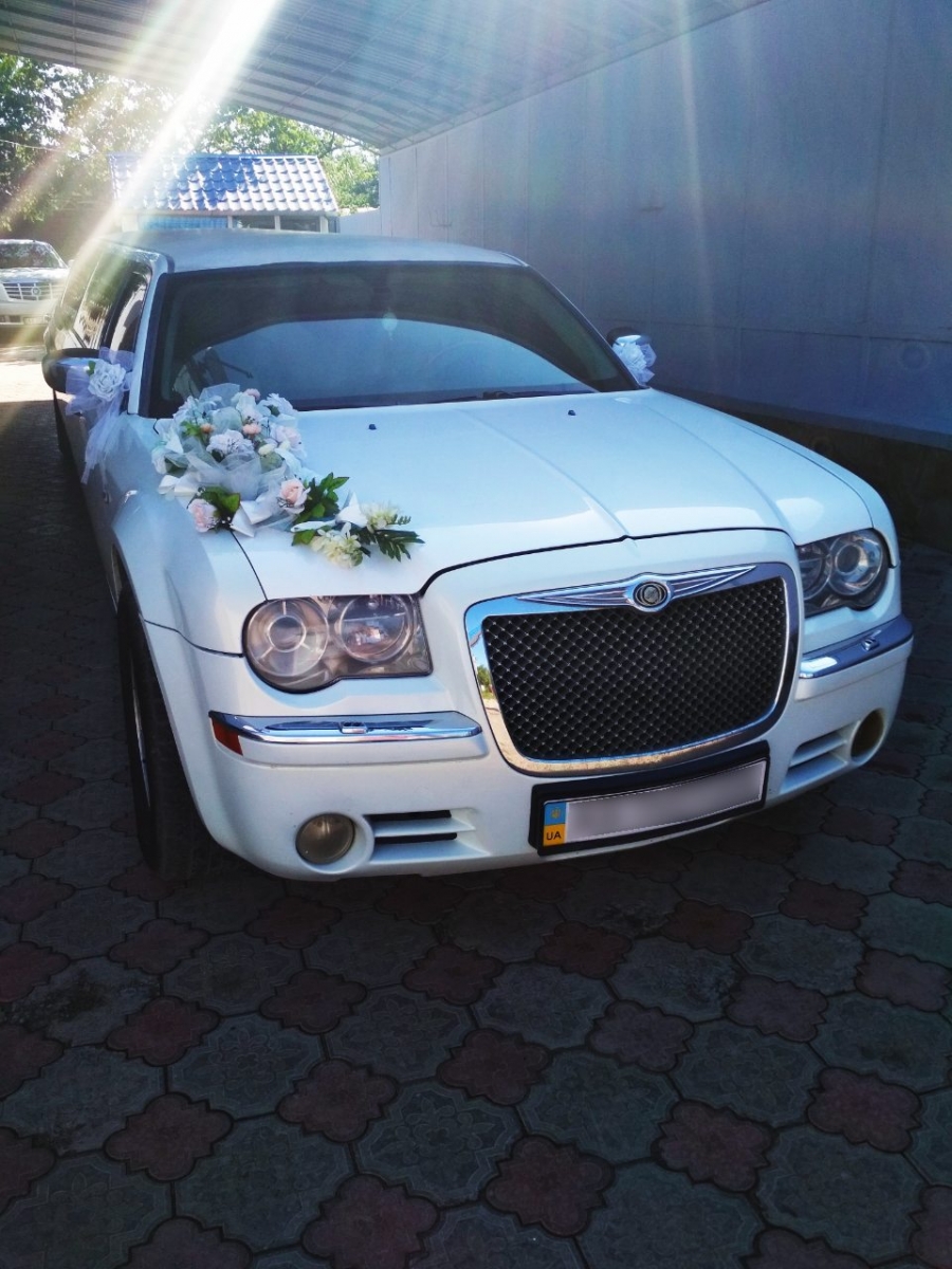Chrysler 300c белый 2012